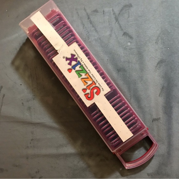 Sizzix Sizzlits 35-die GIRLS ARE WEIRD alphabet dies w/case - Picture 5 of 9